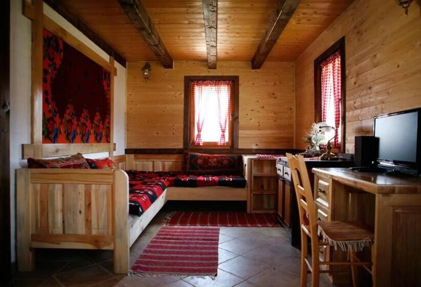 بنگله خانوادگی, Eko Selo Kostunici