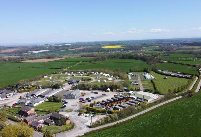 シャレー・スペリアー1寝室, Dog Friendly Stagecoach Glamping Pod With Hot Tub