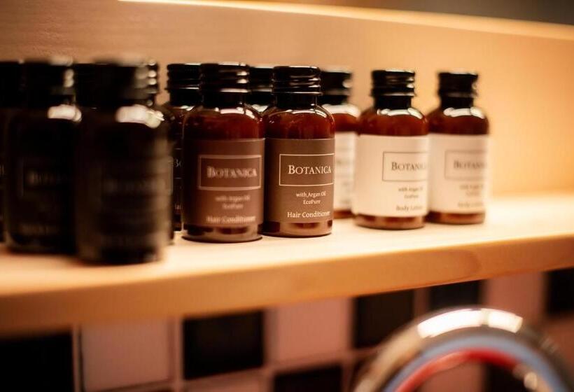 غرفة عائلية, Tvrz Krassa