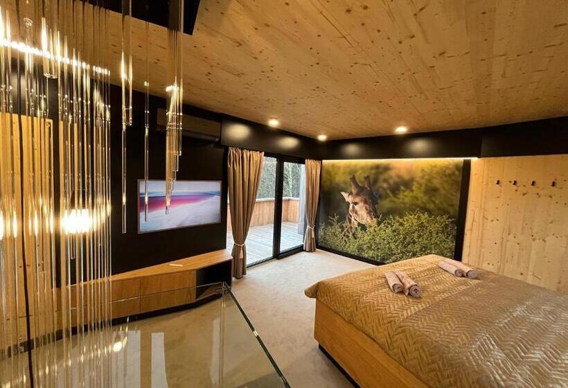 بنجلو ديلوكس, Tvrz Krassa