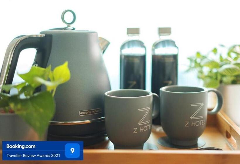 חדר דחוקס עם מיטת קינג, Z