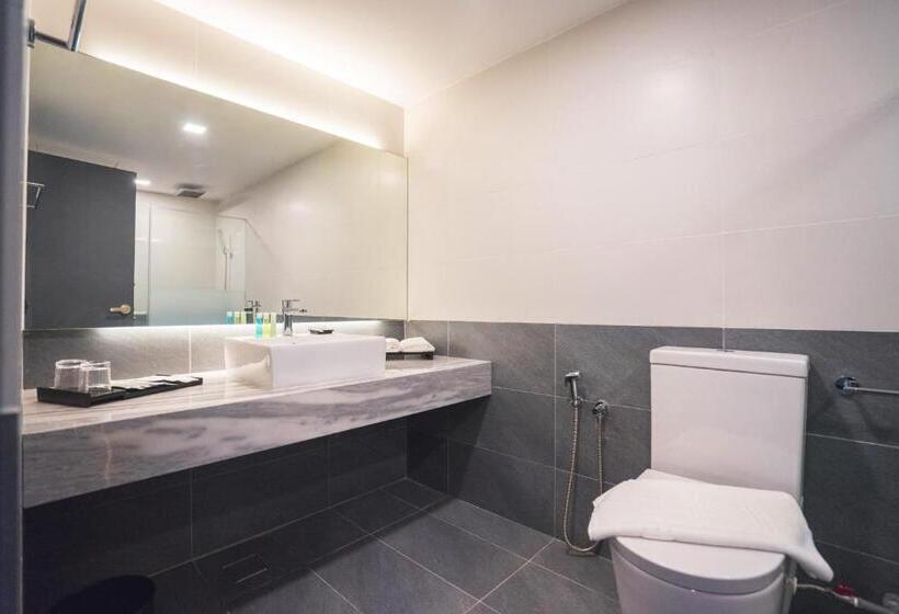 חדר דלוקס לשלושה, Z