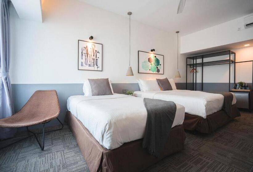 חדר דלוקס לשלושה, Z