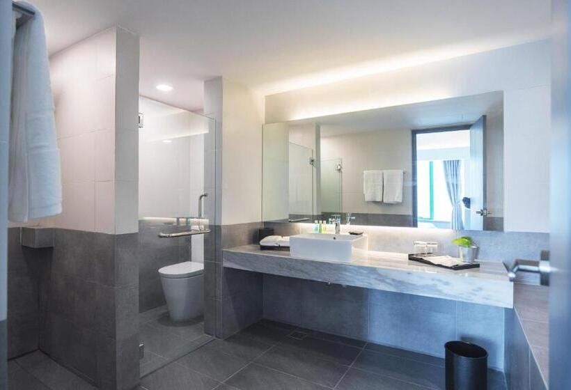 Family Suite, Z