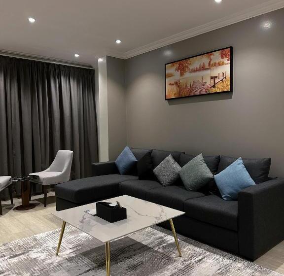 סוויטת 2 חדרי שינה, Art Suite