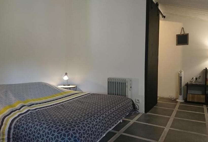 إستديو عائلى, Les Chambres Du Vau Profond