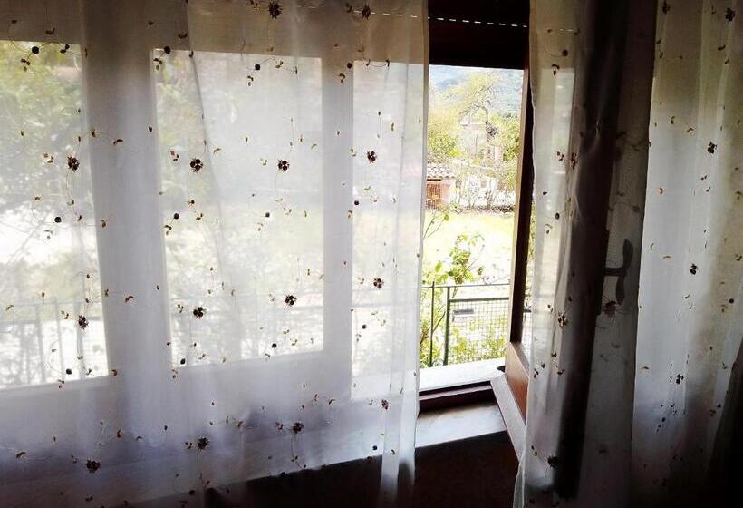 Стандартный внешний трехместный номер с ванной комнатой, Villa Lembo