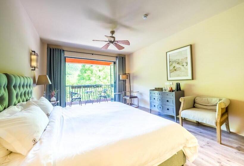 带山景的高级间, Arcadia Resorts