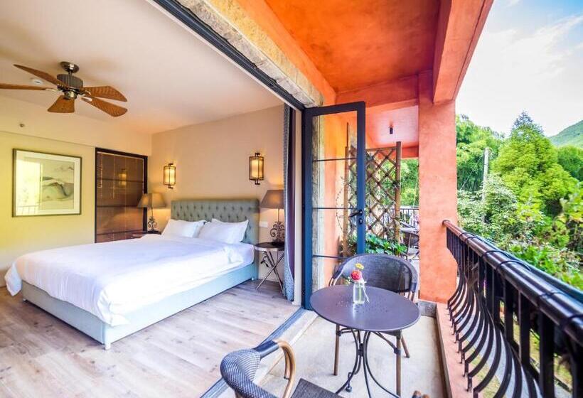 带山景的高级间, Arcadia Resorts