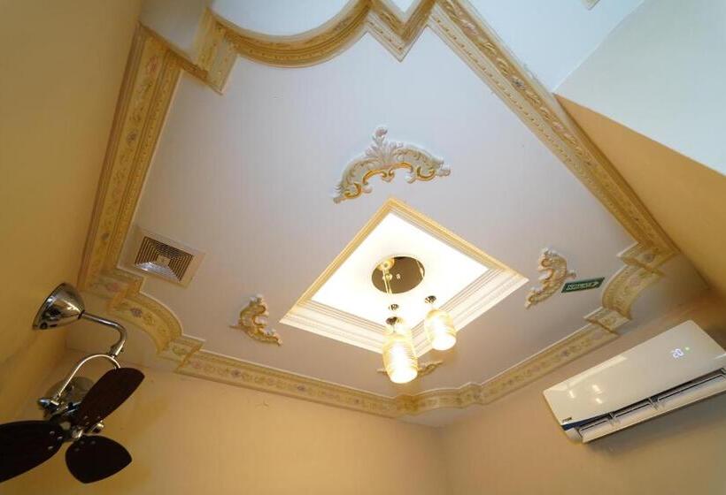 Quarto Economy Individual, Ghazrin S Classic