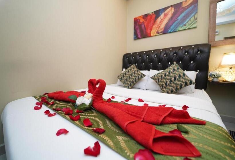 Quarto Deluxe, Ghazrin S Classic