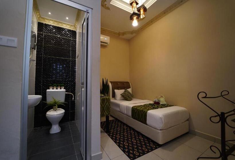 Quarto Estandar Individual, Ghazrin S Classic