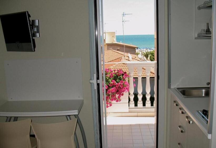 חדר סטנדרט עם מרפסת, Residence Hr Civi