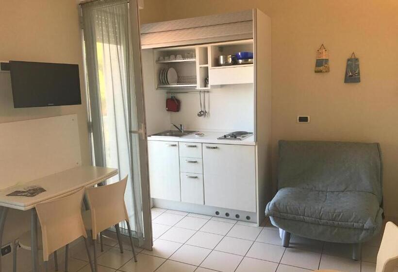 חדר סטנדרט עם מרפסת, Residence Hr Civi