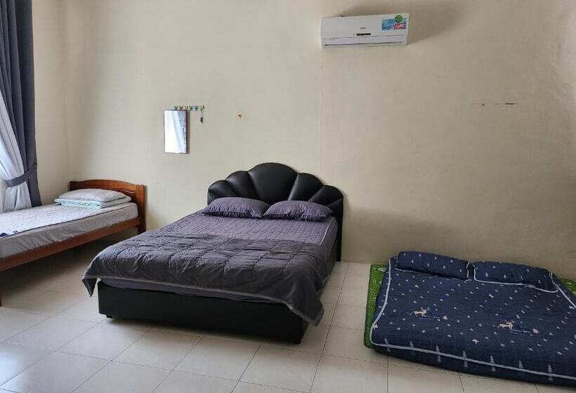 חדר משפחתי, Ct Homestay