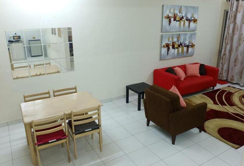 Дом 3 Спальни, Dillenia Nilai Homestay