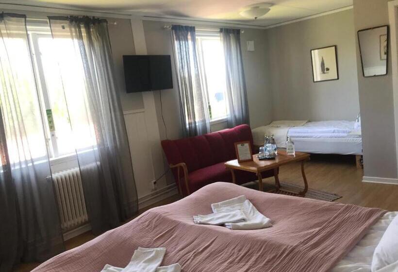 Трехместный Номер Стандарт Вид на Сад, Gamla Gästgivaregården