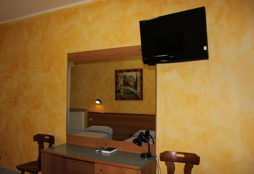 Номер Стандарт Индивидуальный, Albergo Napoleone