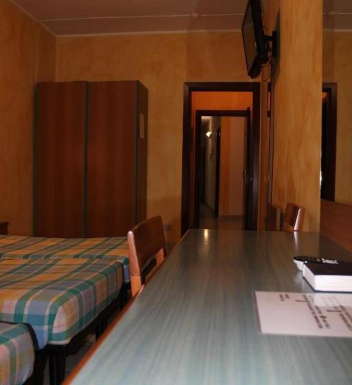 스탠다드 트리플 룸, Albergo Napoleone