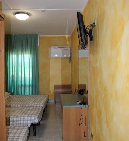 Четырехместный Номер Стандарт, Albergo Napoleone