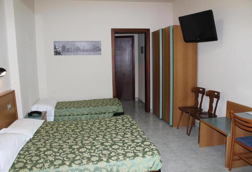 4인용 스탠다드 룸, Albergo Napoleone