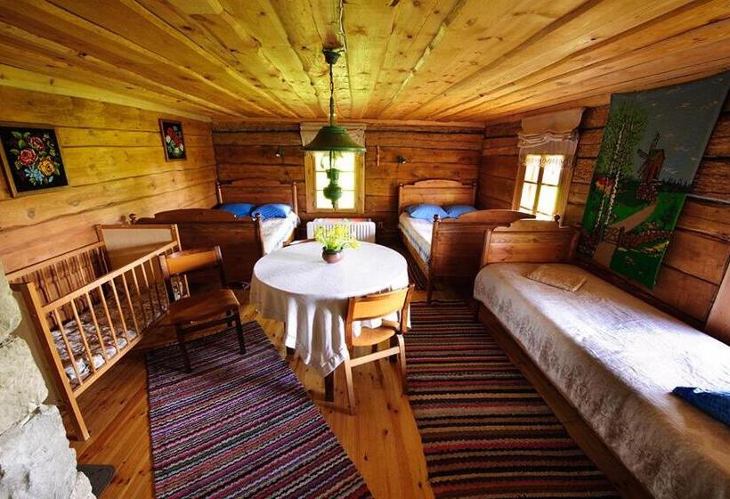 اتاق خانوادگی با چشم‌انداز باغ, Anni Tourism Farm