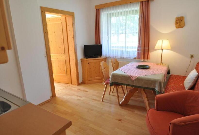 דירת חדר בקומת קרקע, Hansbauerhof