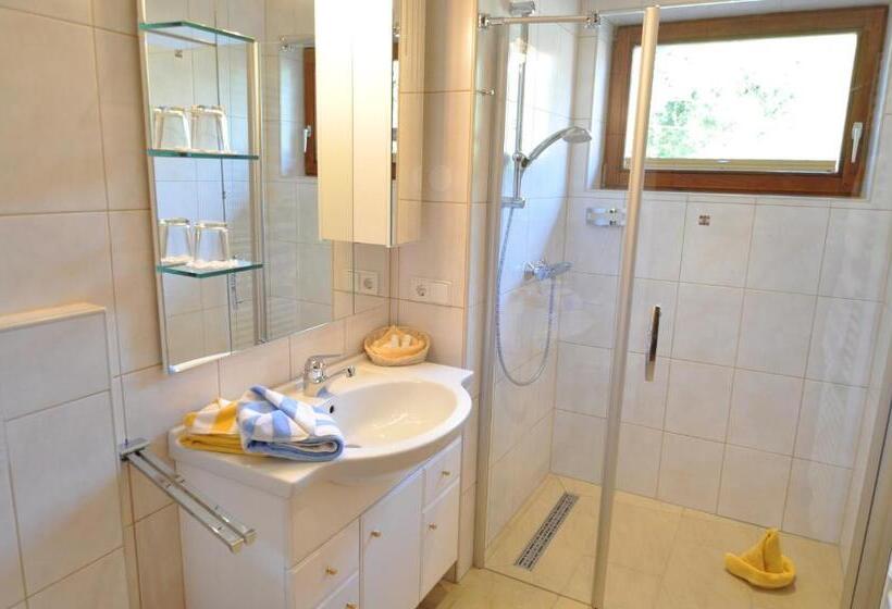 דירת חדר, Hansbauerhof