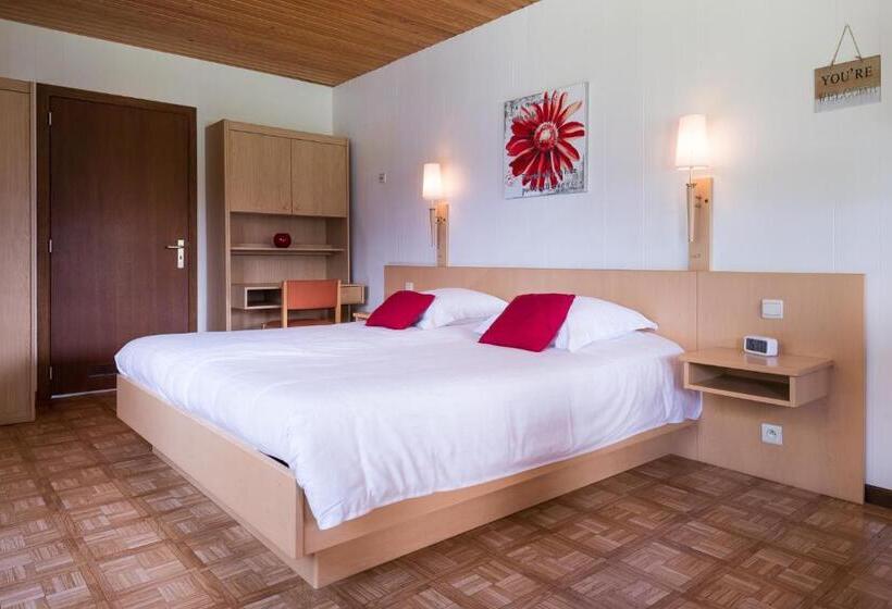 带大床的高级房间, Hostellerie D Inzepré