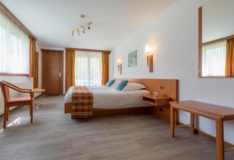 带大床的高级房间, Hostellerie D Inzepré