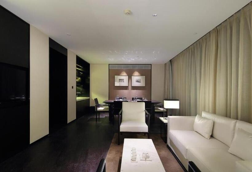 סוויטת פרמיום, Wuhan Ziyuan