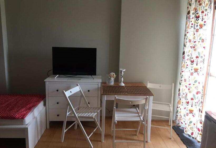 اتاق استاندارد چهارنفره با بالکن, Evička Penzion