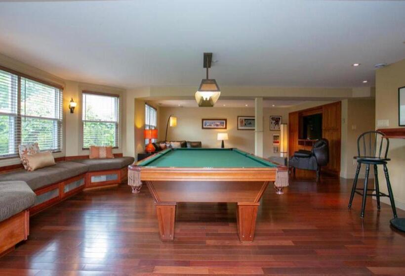 디럭스 스위트, Luxury Bachelor By Halifax Waterfront  Hot Tub