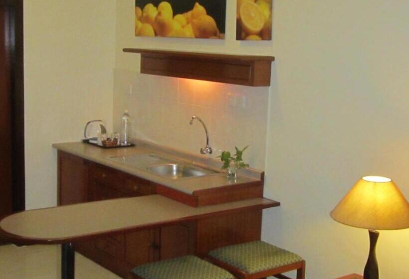 إستوديو ديلوكس, Rainbow Paradise Beach Resort