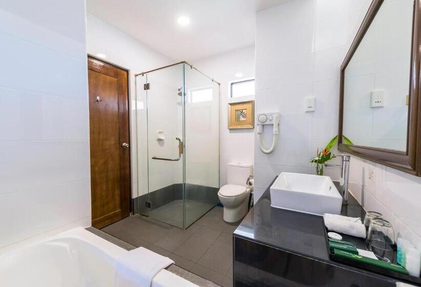 غرفة ديلوكس سرير كينج, Tok Aman Bali Beach Resort @ Beachfront