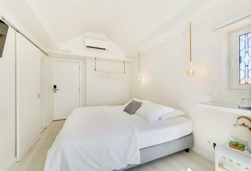 اتاق استاندارد با چشمانداز رودخانه, Chiado 44