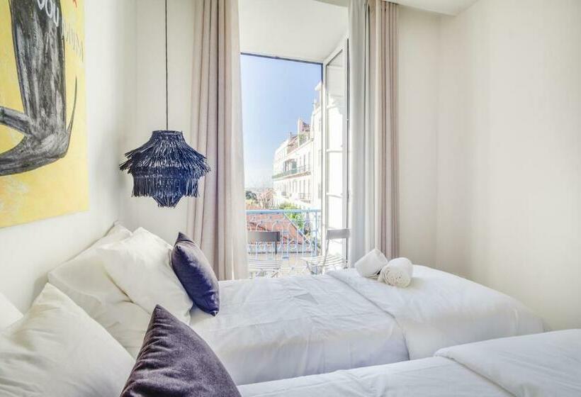 اتاق استاندارد با چشمانداز رودخانه, Chiado 44