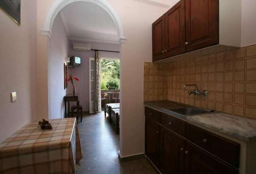 סטודיו משפחתי, Alexis Apartments Benitses