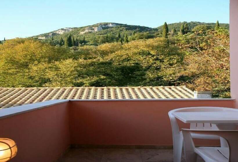 סטודיו משפחתי, Alexis Apartments Benitses