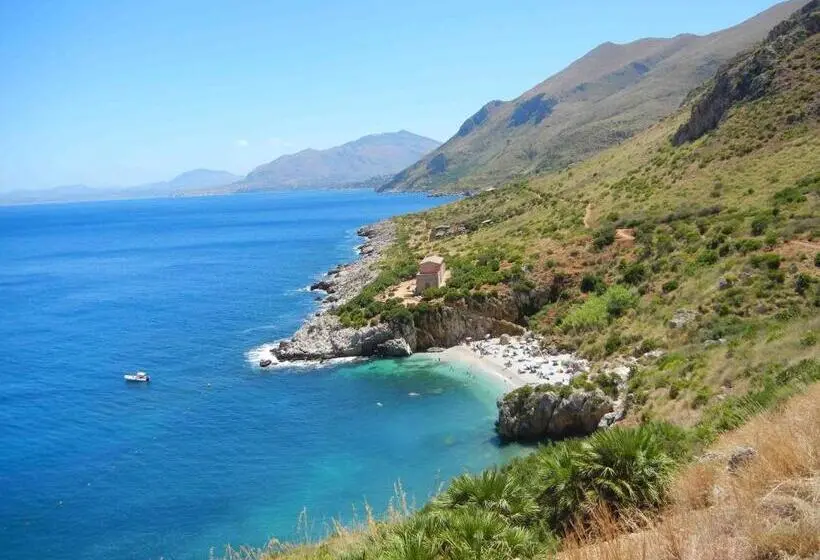 آپارتمان 1 خوابه با بالکن, B&b A Mare
