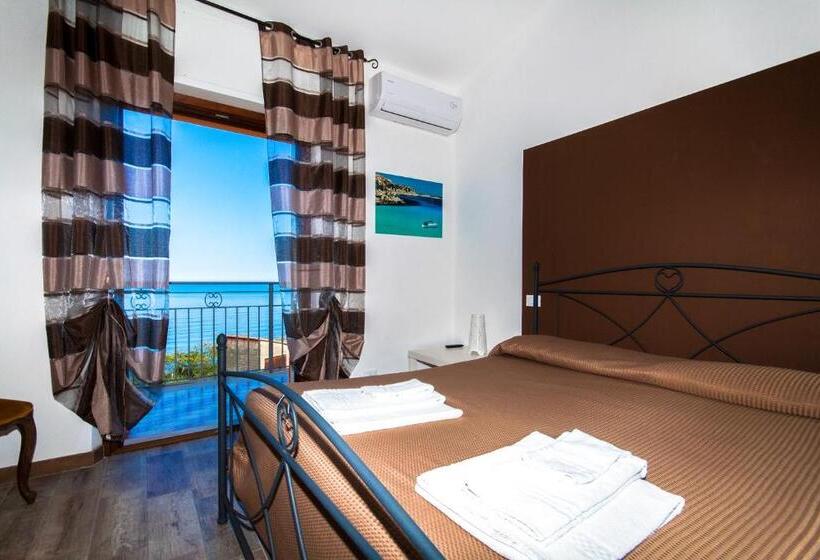 オーシャンビュースーペリアールーム, B&b A Mare