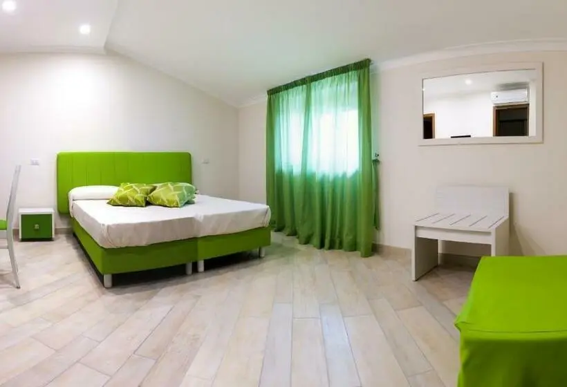 اتاق سه نفره دلوکس با چشم‌انداز دریا, B&b Back To Sorrento