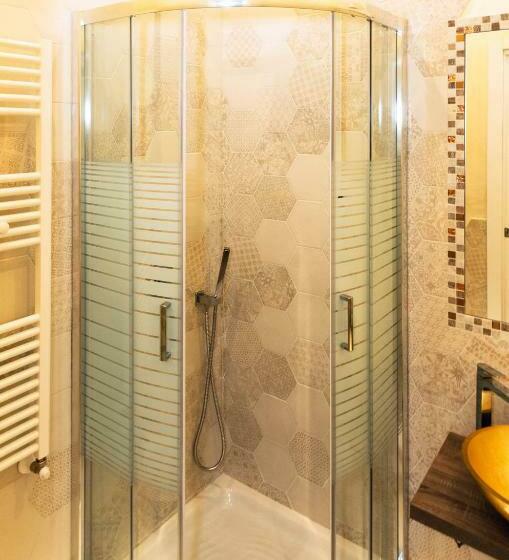 اتاق لوکس با تخت بزرگ, Roma Charming Rooms