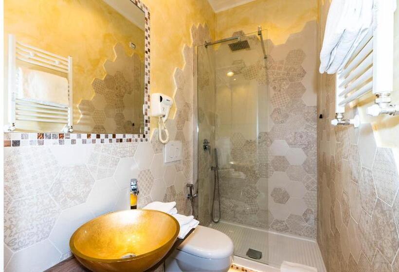 اتاق لوکس, Roma Charming Rooms