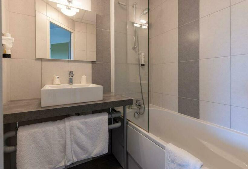 Четырехместный Номер Стандарт, Abor Hôtel, Mont De Marsan