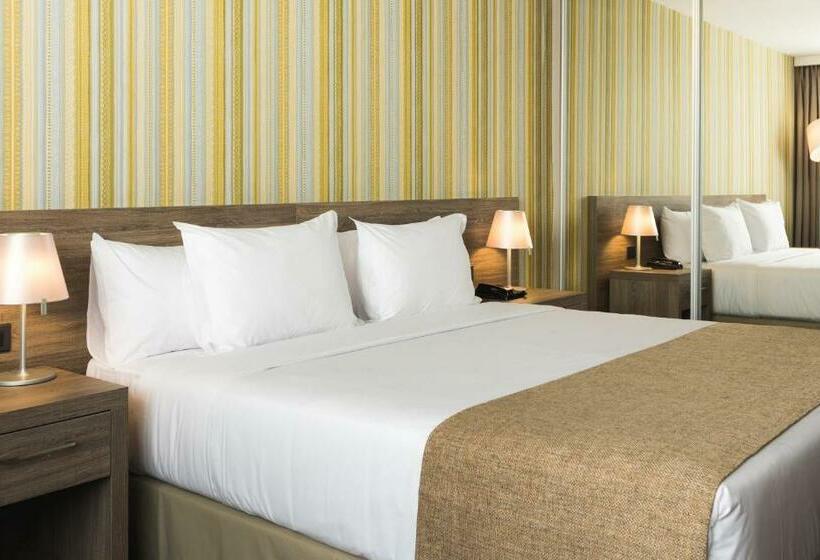 آپارتمان یک خوابه با دری مشترک که هال را جدا می کند., Frontier Hotel Rivera