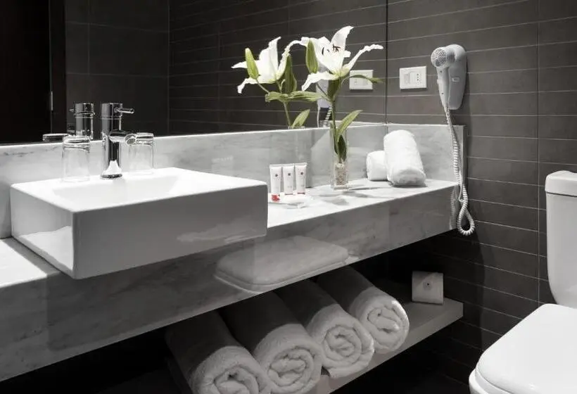 اتاق استاندارد سه نفره, Frontier Hotel Rivera