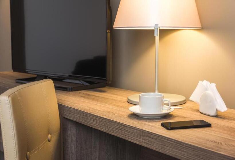 اتاق استاندارد سه نفره, Frontier Hotel Rivera