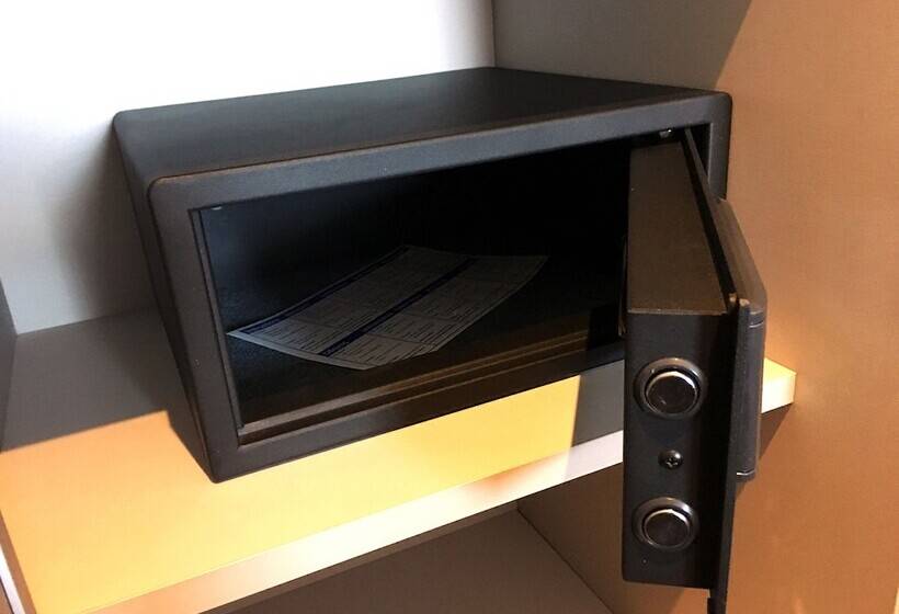 اتاق خانوادگی, Frontier Hotel Rivera