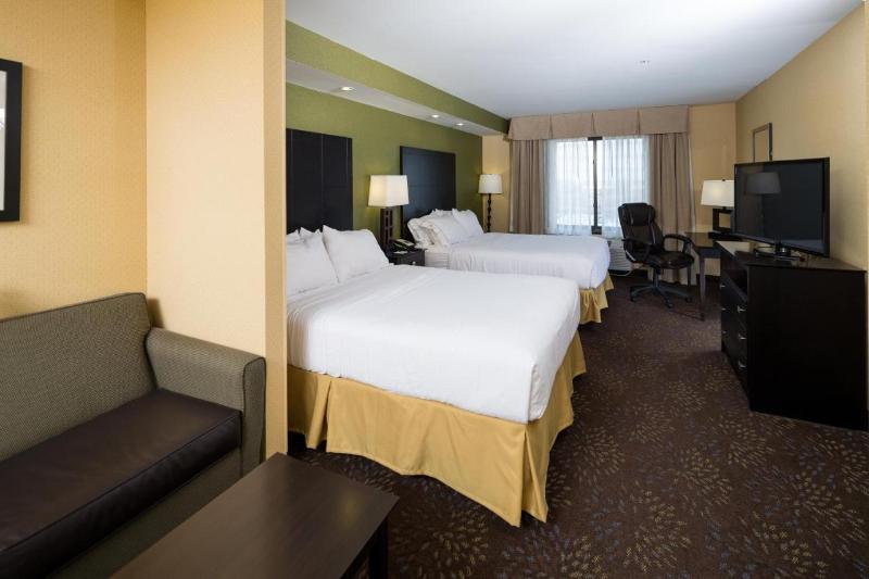 身障者適用スイートルーム, Holiday Inn Express Troy, An Ihg